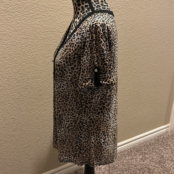 Womens leopard print short sleeve top, bling buttons, size L - Picture 4 of 7